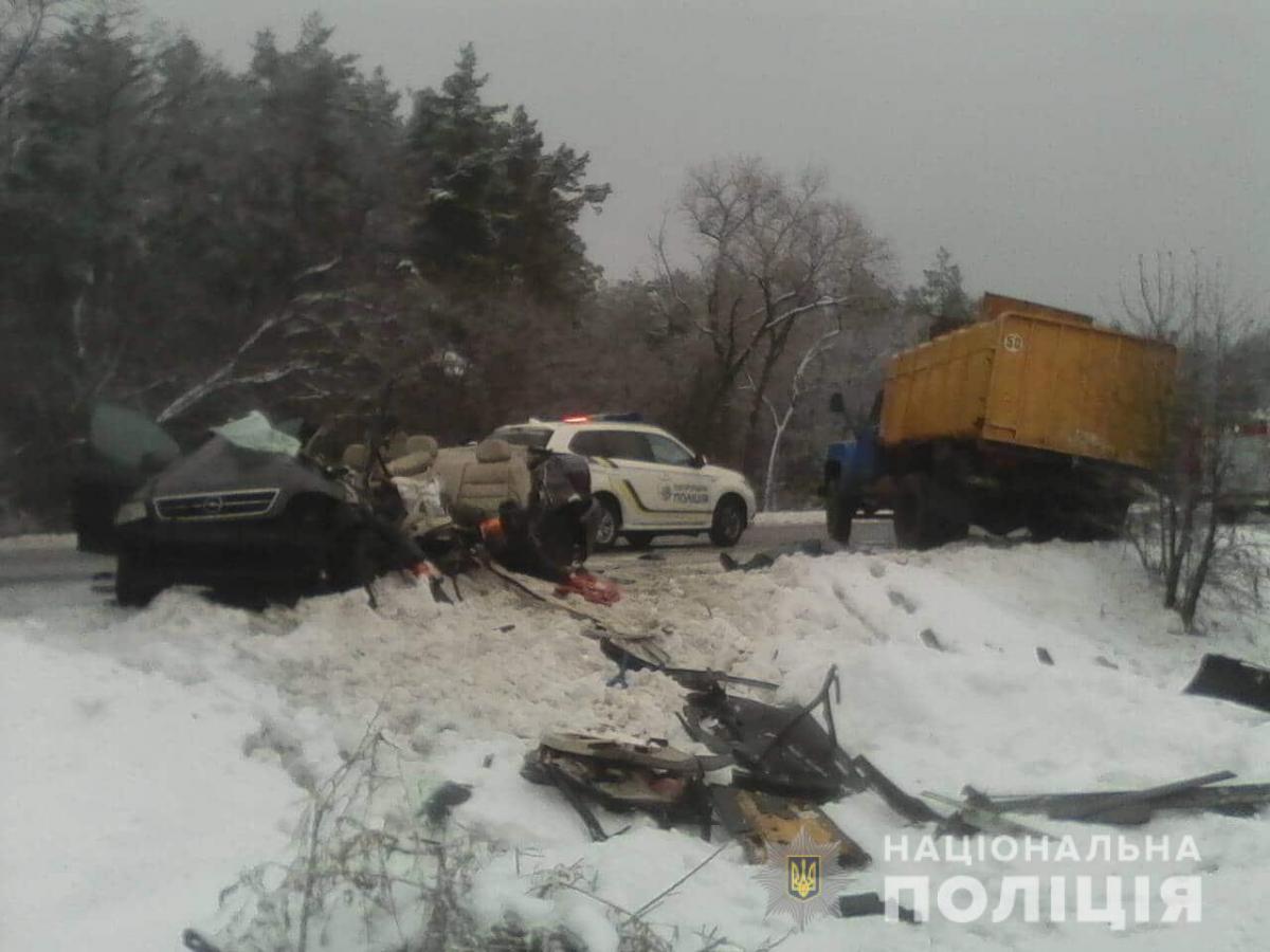 Еще два человека в тяжелом состоянии госпитализированы в больницу